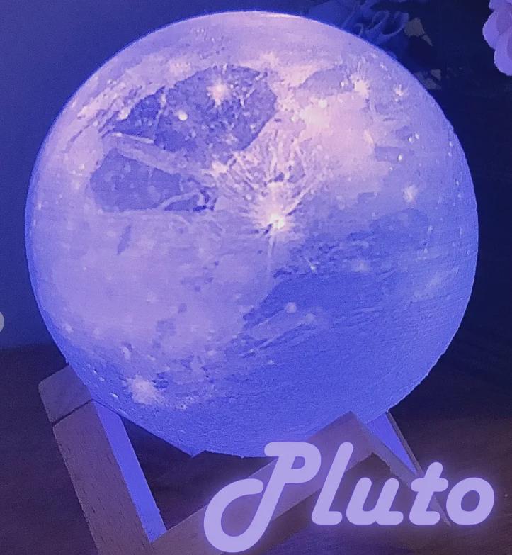 Planet lamp with color changing battery powered LEDs. Free base included!
